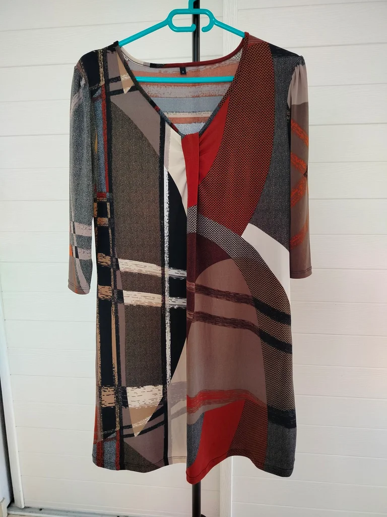Robe motif graphique marron rouge taille M